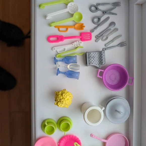 Barbie Kitchen Set 2005 - Picture 11 of 11